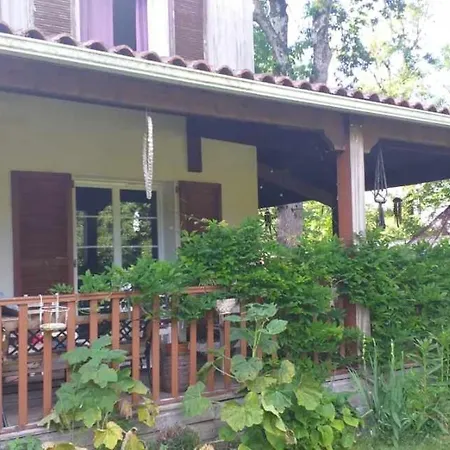 D'hotes Sous Les Grands Chenes Panzió