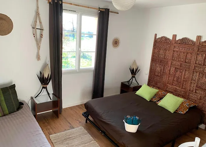 D'hôtes Sous Les Grands Chênes