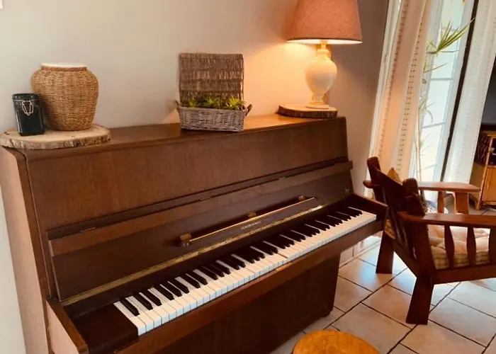 D'hôtes Sous Les Grands Chênes * Saint-Etienne-de-Corcoue